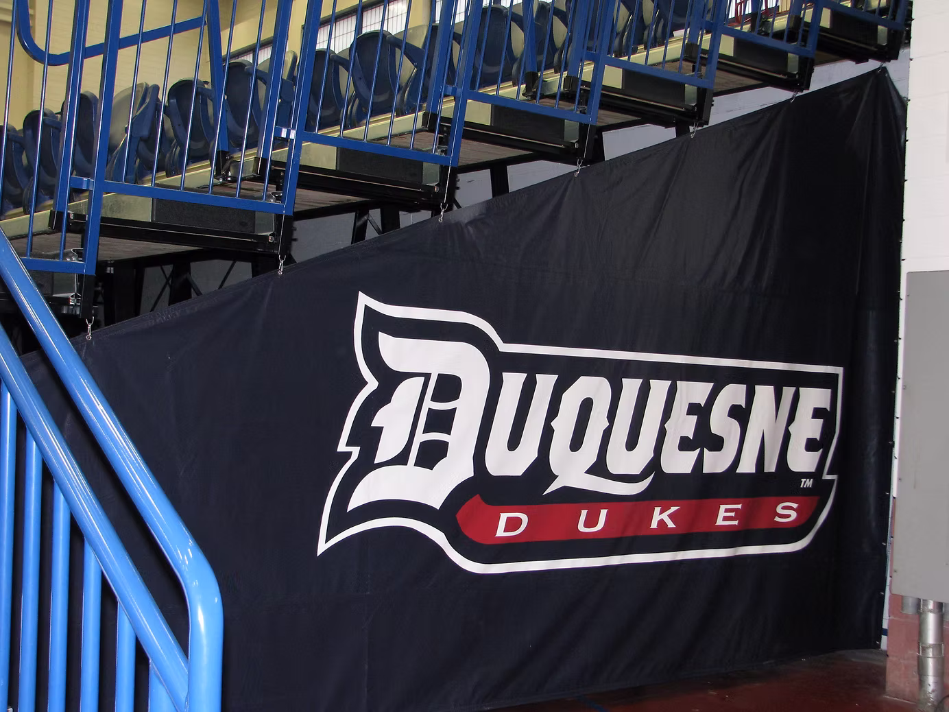 Full Bleed End Curtain -AJ Palumbo Center 6