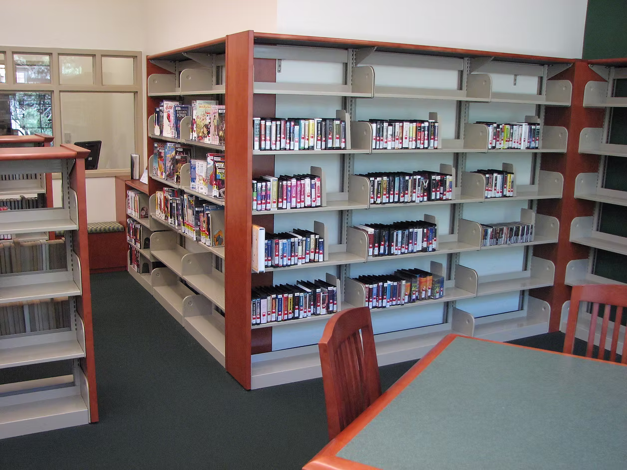 Cooper Siegel Library4